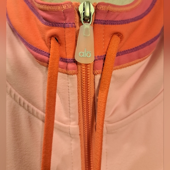 EUC Y2K Alo Yoga Baby Pink Casual Comfy Exercise Gym Hoodie Top SZ M - Picture 3 of 8